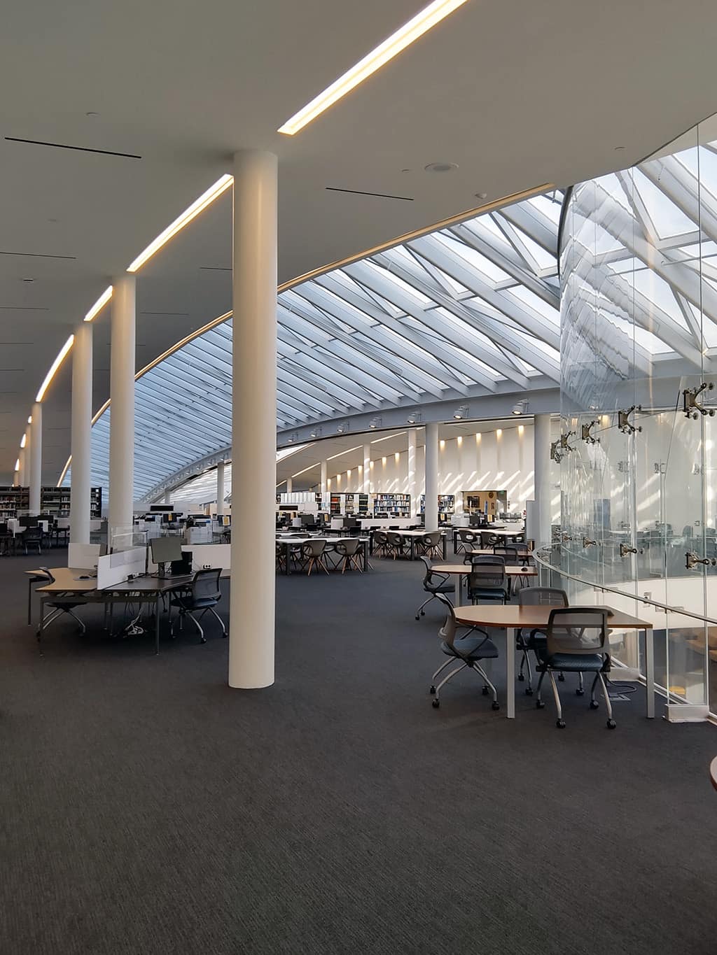 Hunt Library Fourth Floor Interior Photo