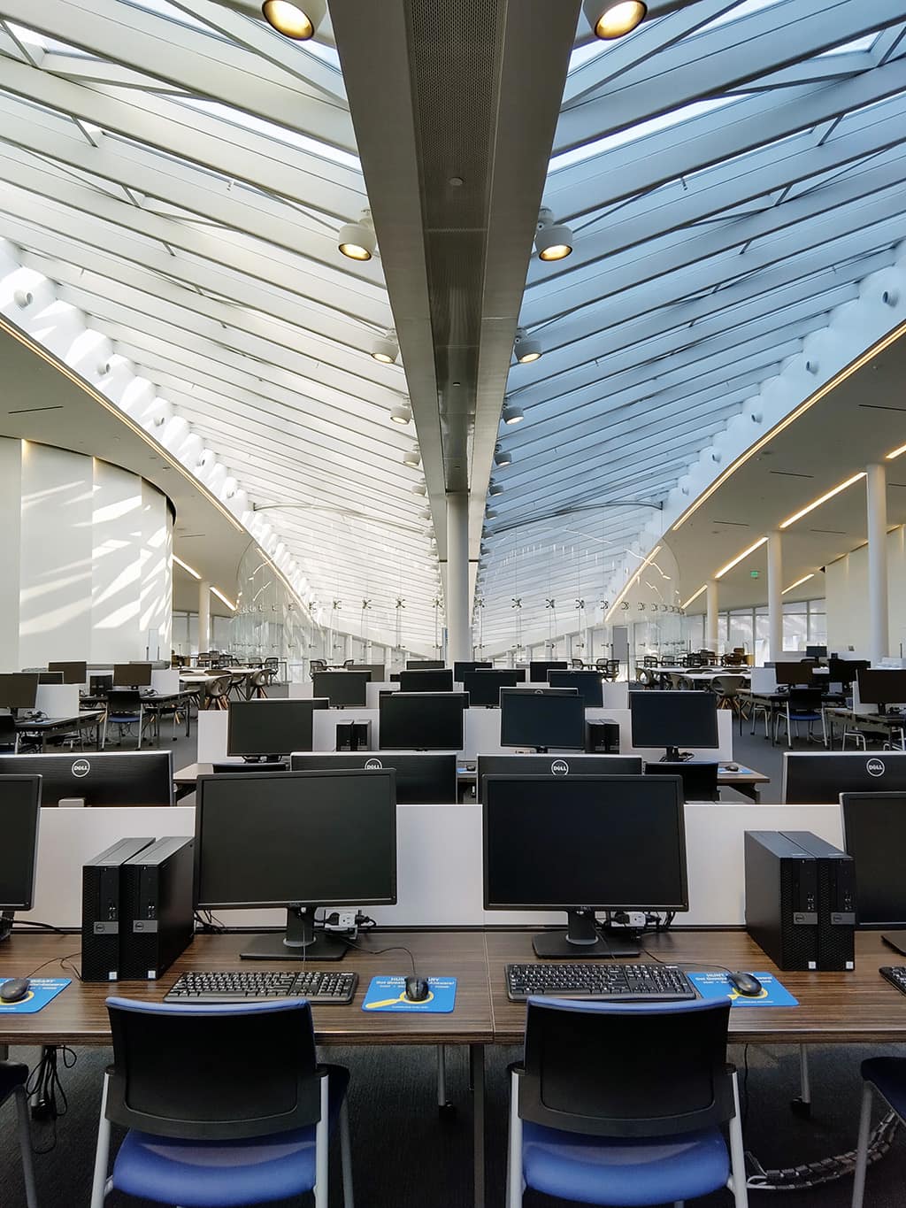 Computers in Hunt Library